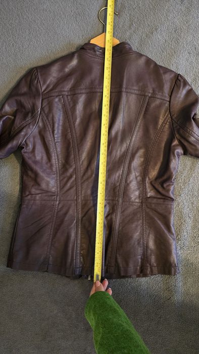 Кожено яке в лилаво