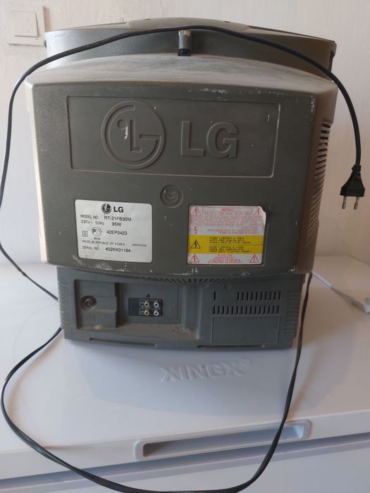 Продам телевизор LG RT-21FB30M.