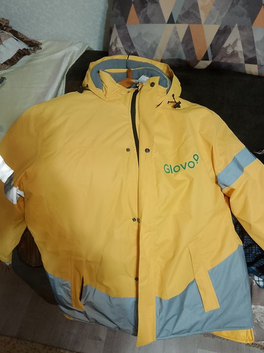 Куртка  Glovo Новая,