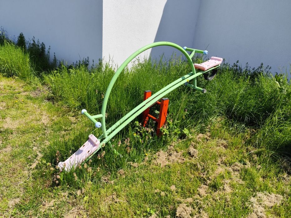 Детски люлки и пързалка