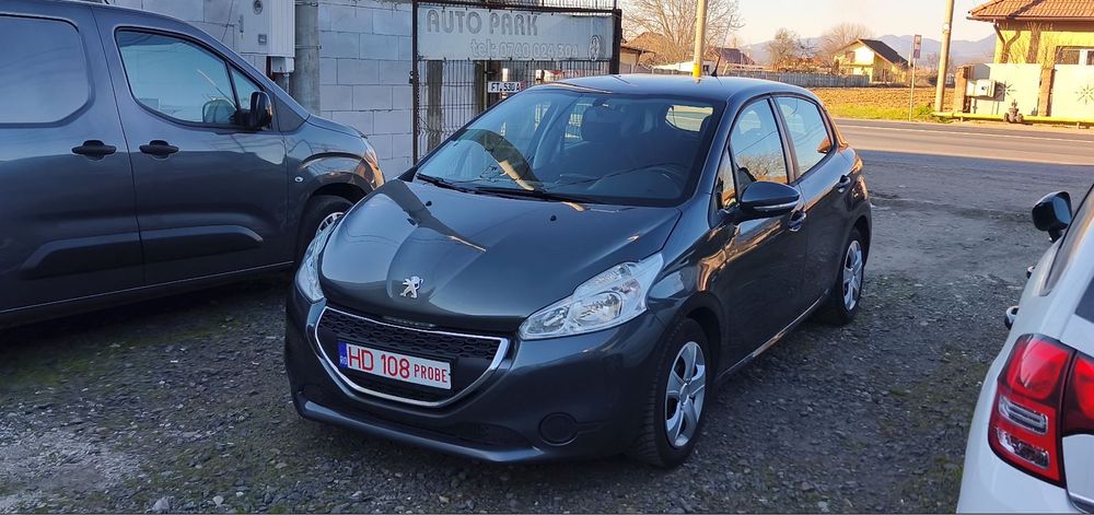 Peugeot 208 Klima/Navi/Geamuri El/Pilot Automat/Computer bord/Incalzire in scaune