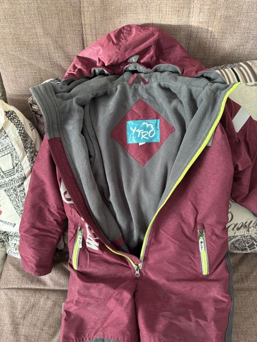 Комбинезон на девочку осень-весна.