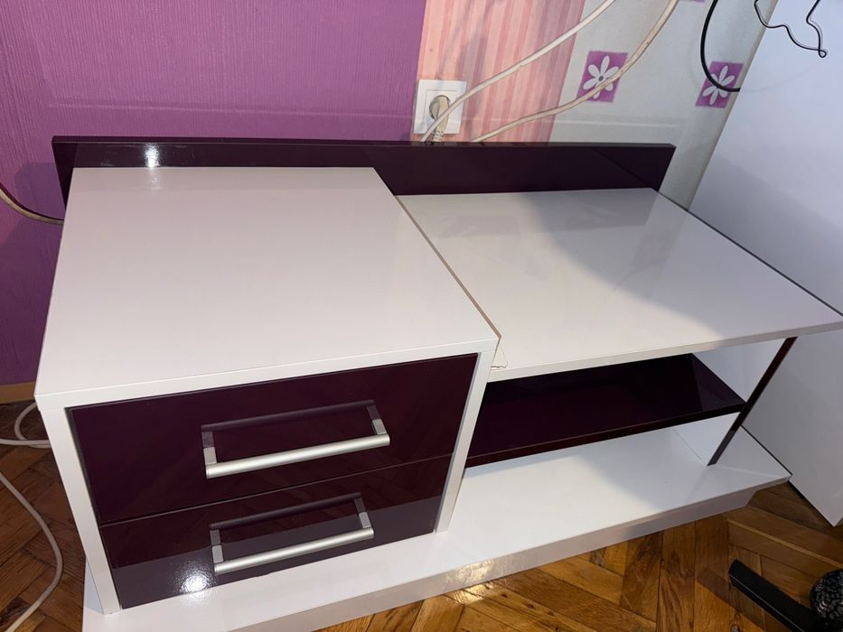 Телевизионен шкаф