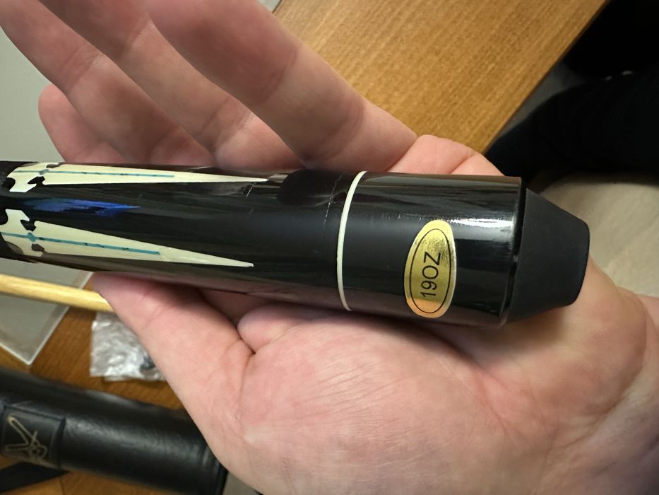 Разглобяема щека за билярд 2 части 145 см 19oz и тръбен калъф Laperti