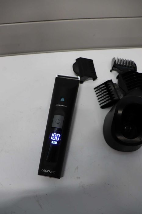 Машинка за подстригване Cecotec Bamba PrecisionCare Wet&Dry, ножчета от неръждаема стомана с титаниево покритие