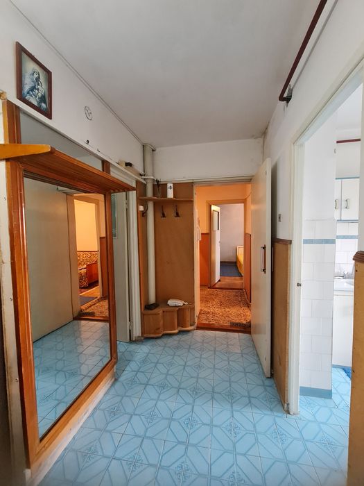 Vind 3camere tiglina 1 etaj3