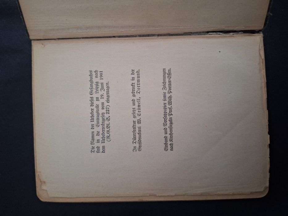 стари Немски църковни книги и Библия