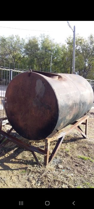 Продам цистерну 3 куба