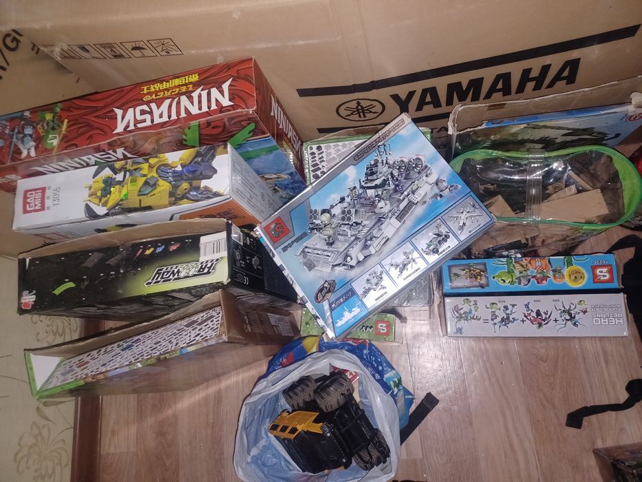 Игрушки для мальчика отдам