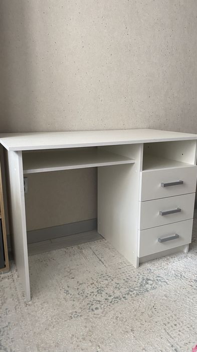 Продам коппьютерный стол