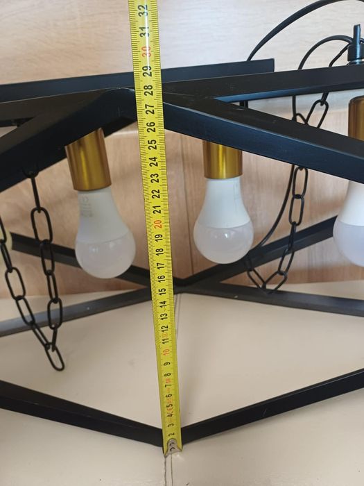 Модерен метален,висящ плафон в черно и златисто