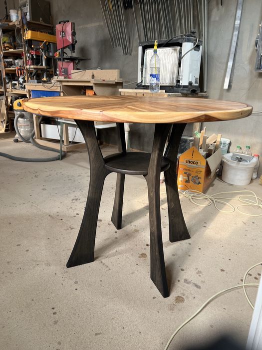 Круглый стол из массива карагача 92 см