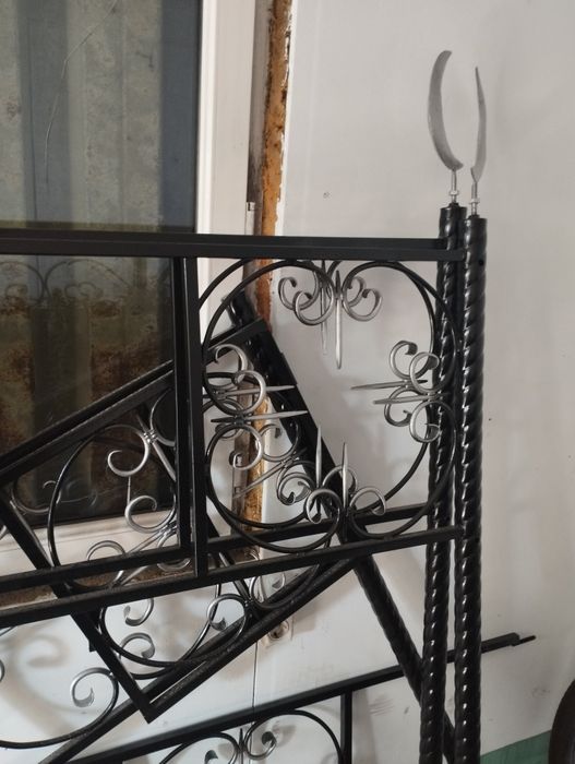 Мусульманские плиты, ограждения, памятники,полумесяцы
