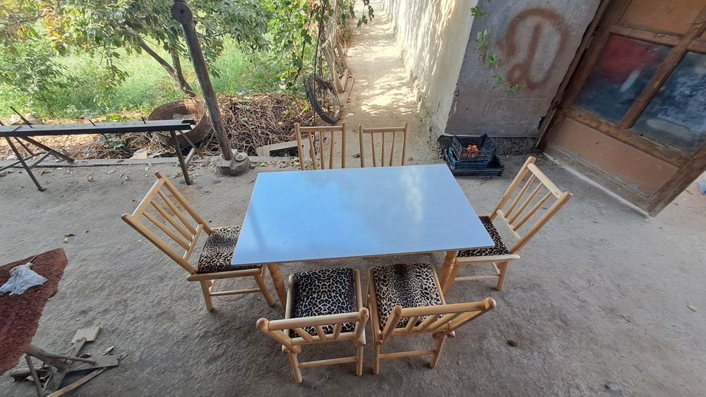 Stol stullar sotiladi