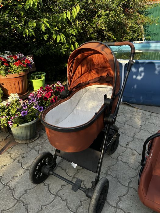 Продам коляску и автолюльку