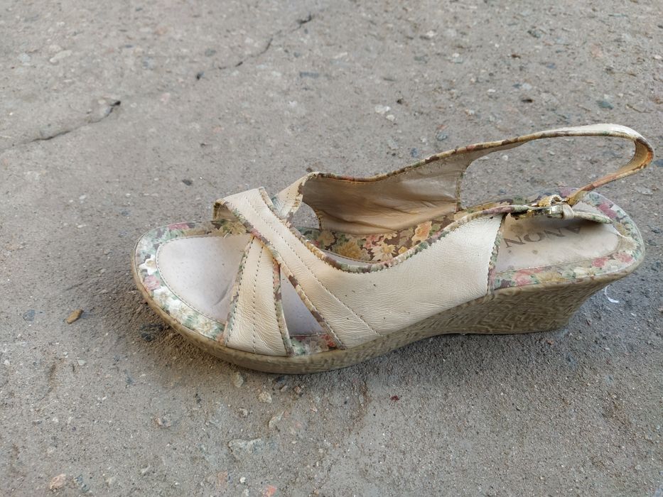 Продам обувь новая бу