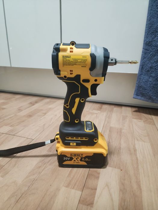 Шуруповерт DeWalt