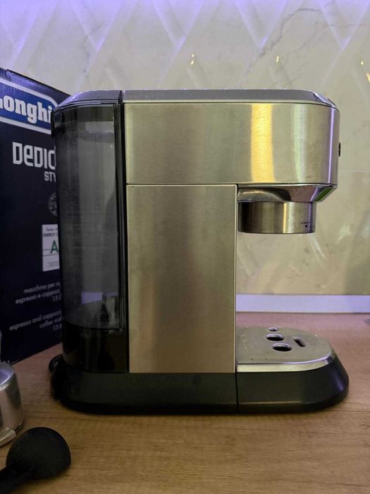 Espressor manual De’Longhi Dedica Style EC 685.M - Argintiu