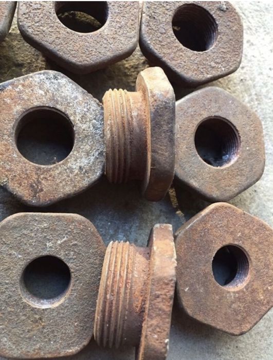 Пробки, уголки, тройники, сантехника