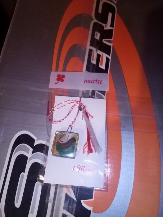 Mărțișoare din sticla colorata (pandantive)