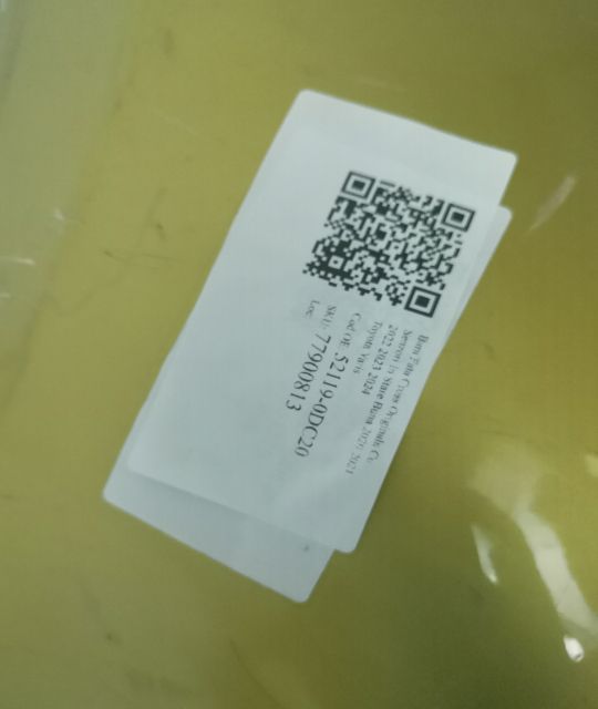 Предна броня Крос Оригинална със Сензори В Добро Състояние Тойота Ярис