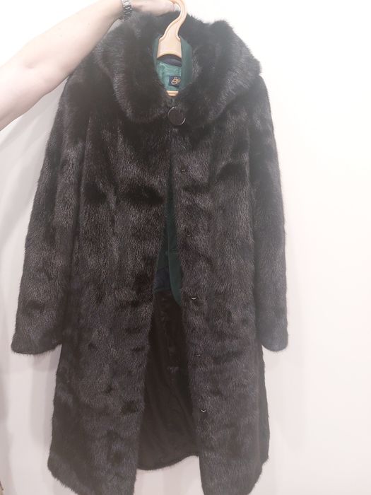 Продам норковую шубу