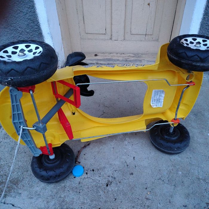 Детска количка с педали