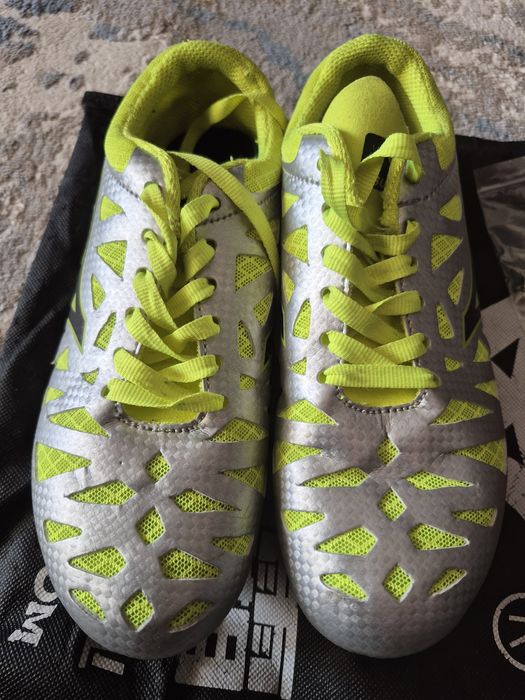 Буттсы  для футбола