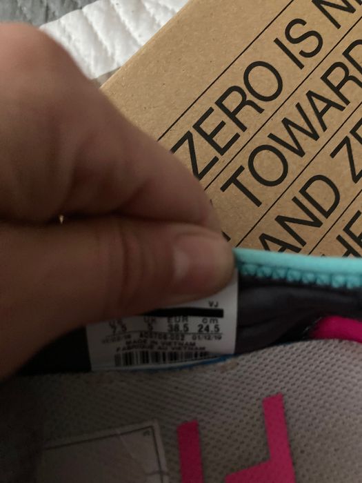 Дамски маратонки Найк и конверс