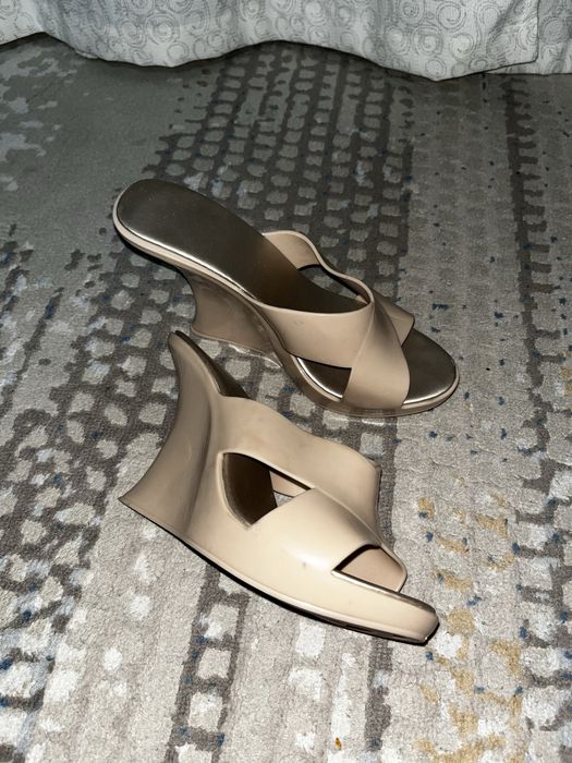 Продам женскую обувь