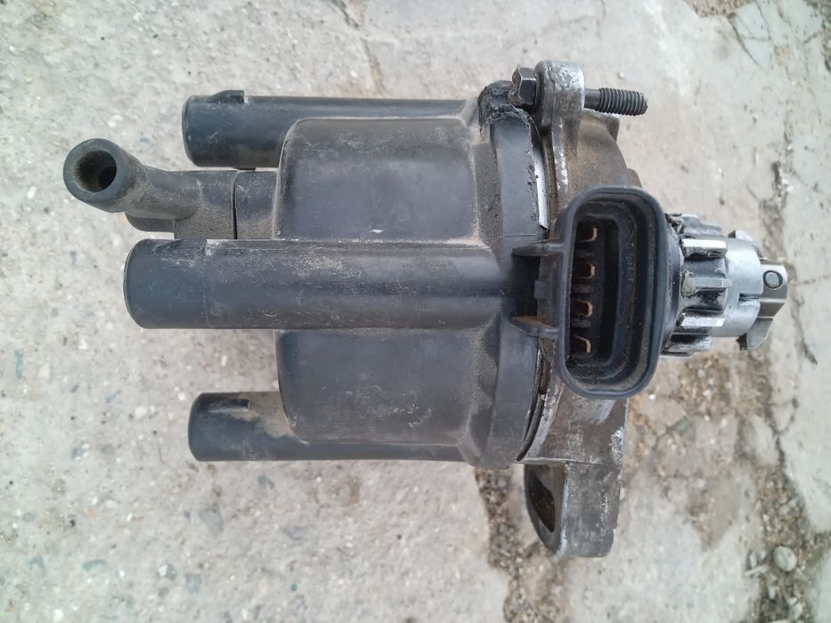 Трамблер Карина 97 1.8