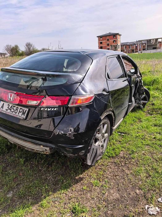 Хонда Сивик 8 генерация (Honda Civic 8 generation) на части 1.8 бензин с газово