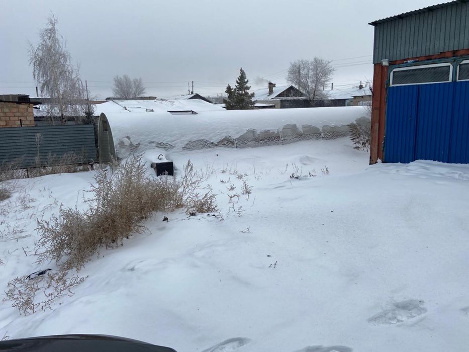 Продам дом, с тремя боксами для себя или для бизнеса, с теплицей