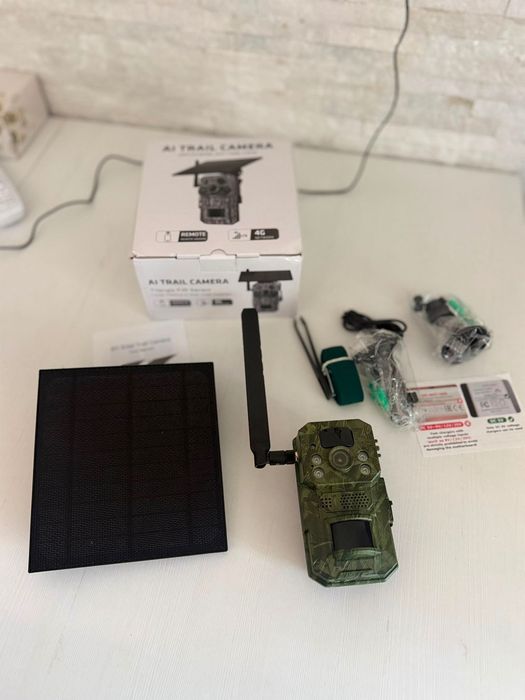 Camera video supraveghere vanatoare 4G cu SIM si panou solar