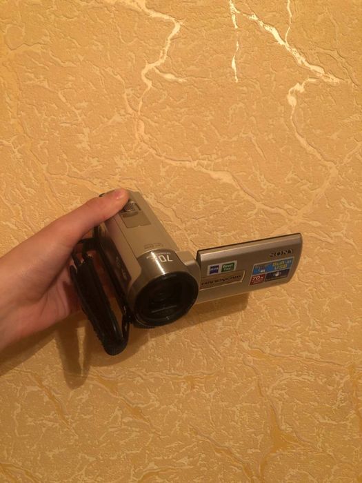 Sony video kamera sotiladi