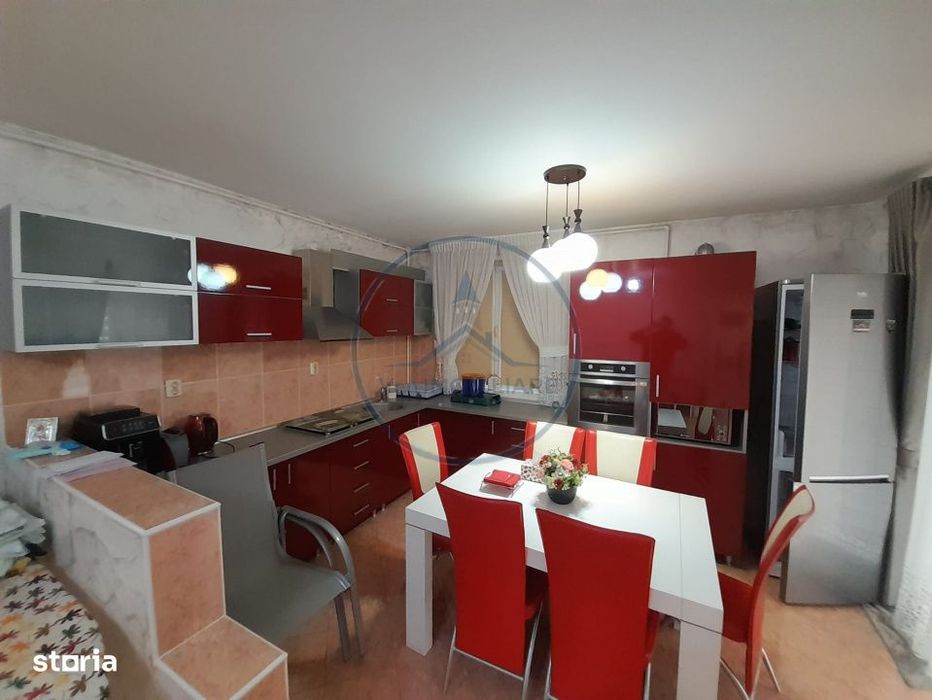Apartament 3 camere DECOMANDAT, zona SENS