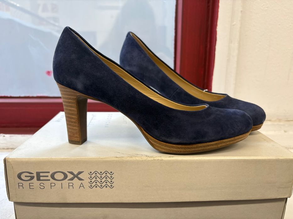 Замшевые туфли Geox