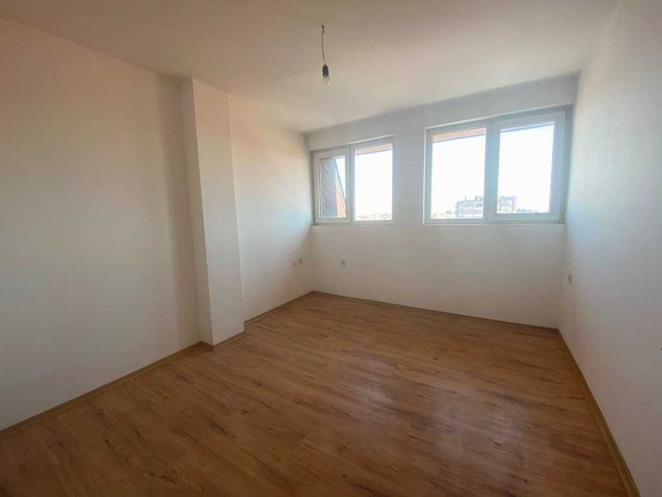 Продава се Многостаен апартамент в Разлог - 240 кв.м за 563 €/кв.м - Снимка #4