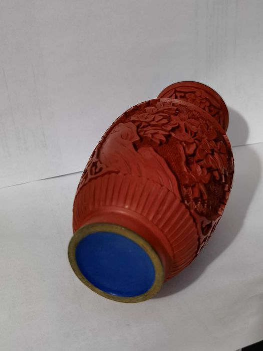 Vaza Asiatica din lac de Cinnabar, Cinabru Rosu