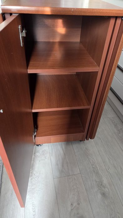 Продам стол книжка