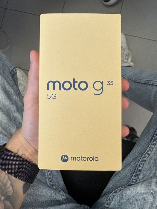 Motorola G35 256 GB ЧИСТО НОВ