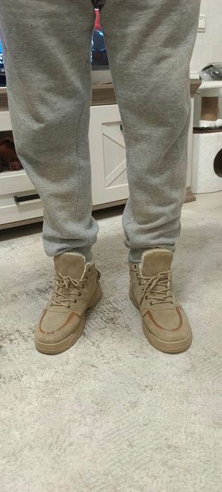 Продам зимние ботинки