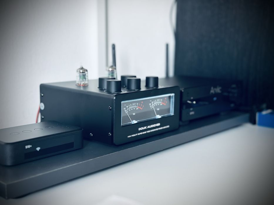 Amplificator pe lămpi  Douk Audio T6 pro