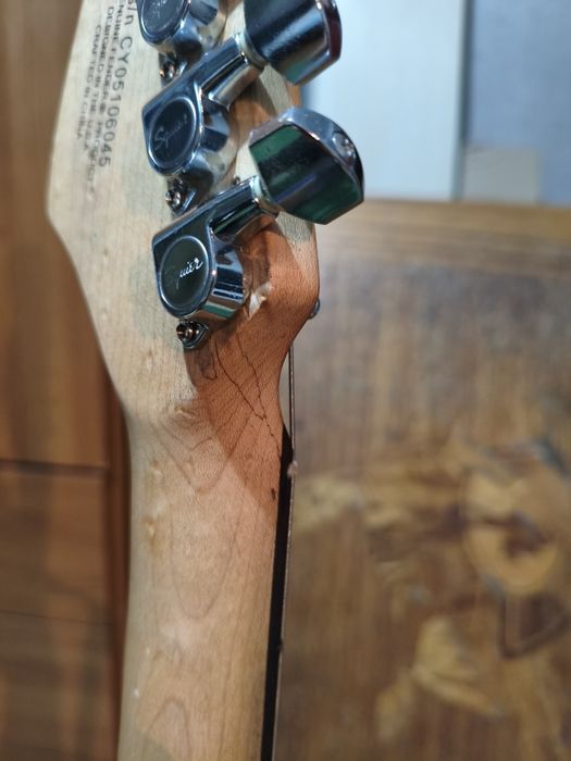 Электрогитара Squier Bullet Strat