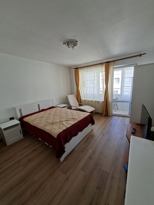 Inchiriez garsoniera vis a vis de Athenee Palace nou renovata si mobil