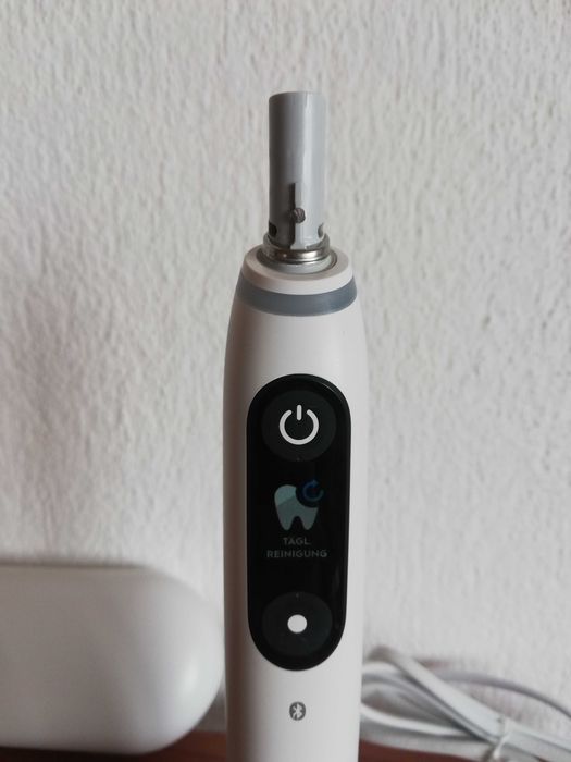Oral B iO 8 бяла