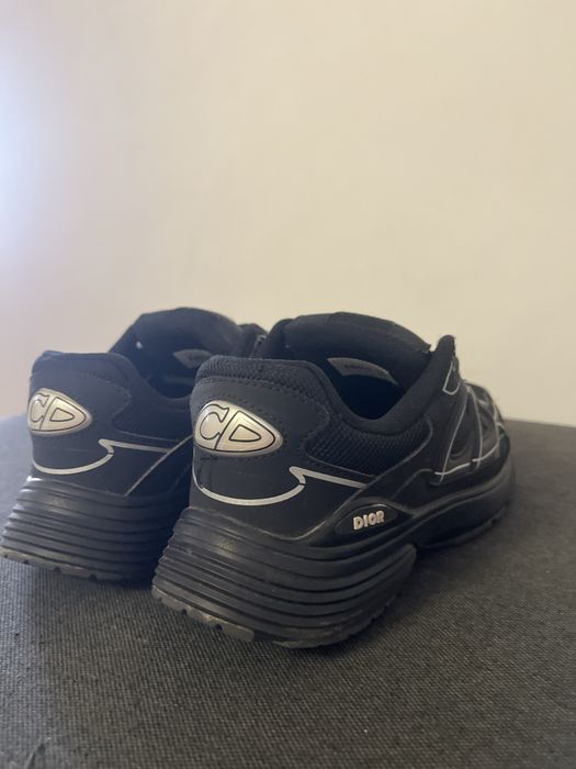 Dior B30 negru.