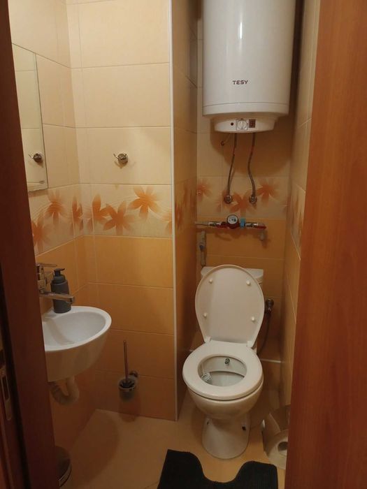 Тристаен апартамент под наем, Варна, Червен площад