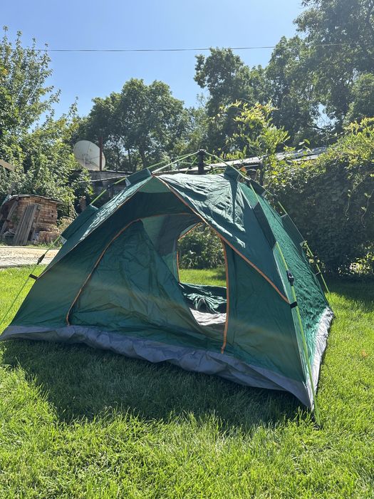 Палаткв трёх местная