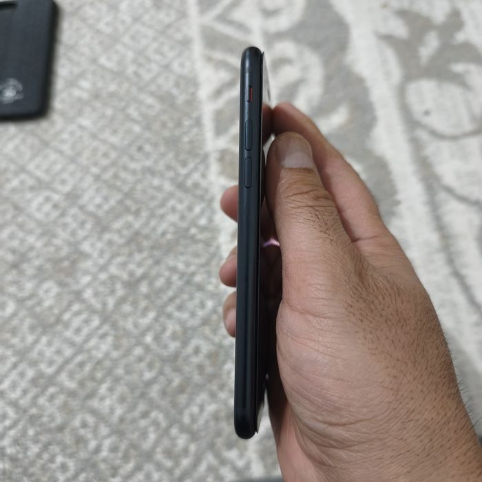 iPhone SE 2022. ЕАС 99%